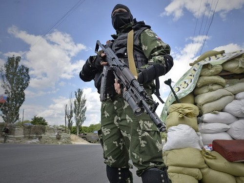 Совбез Украины рассматривает возможность введения военного положения в Луганске и Донецке - ảnh 1